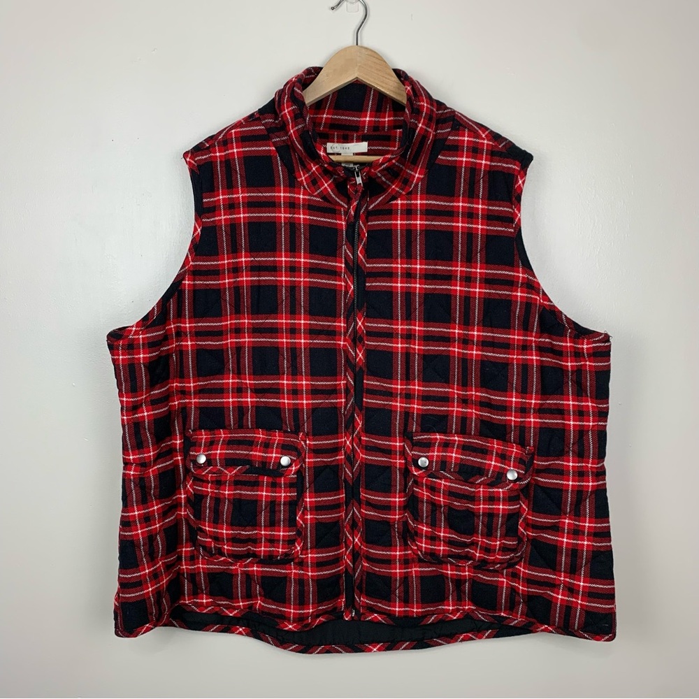Cato Plus Red Black Plaid Quilted Puffer Vest Fall  Winter Size 26/28w Preppy